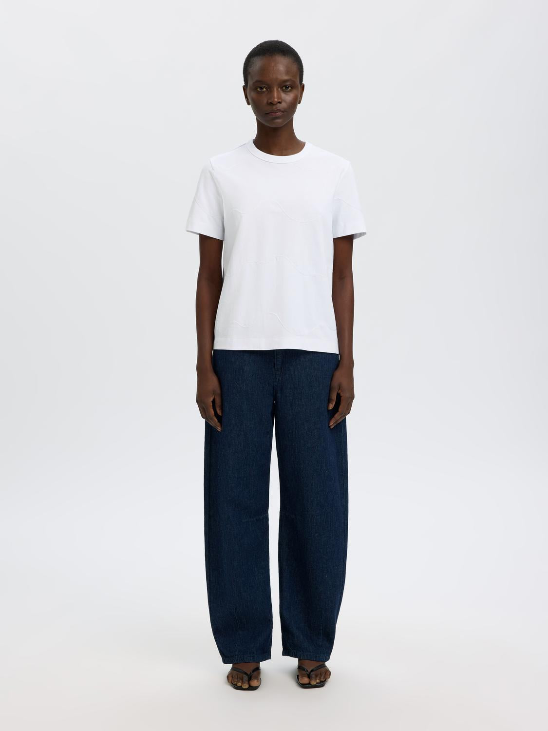 model_shot-front_full